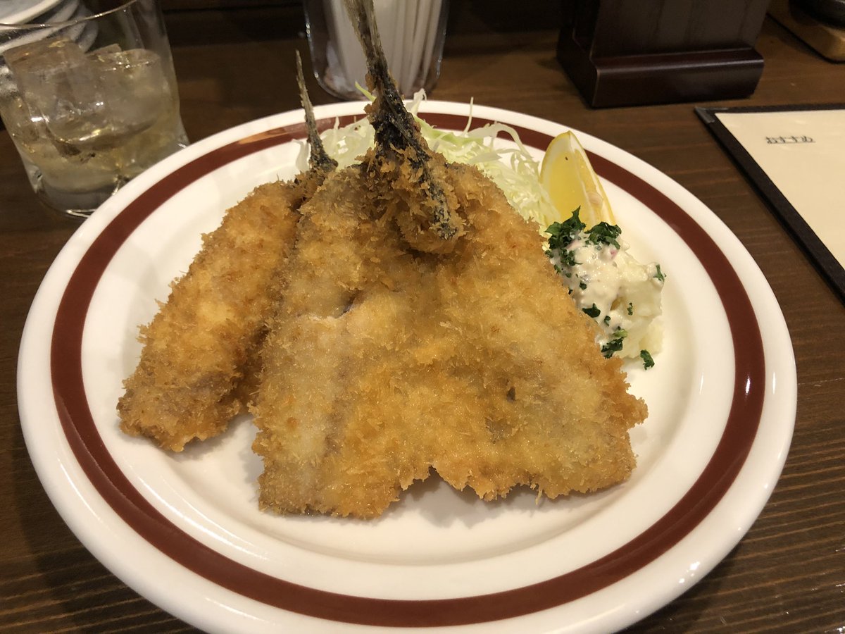 リスカル という事でアジフライセンターへ アジフライめちゃくちゃ美味しい アジフライに山椒と塩ってのは斬新だがかなり美味かった ﾉ T Co 6ftl6jqpvc