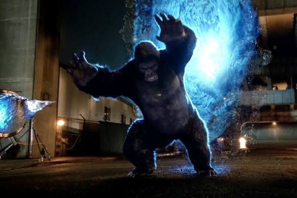 海外ドラマ「THE FLASH/ フラッシュ｣にて何度もフラッシュの前に立ち