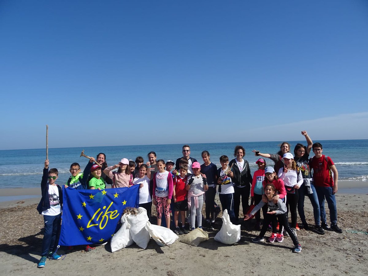 LSalinas184's tweet photo. Este fin de semana se realizaba un #voluntariado de limpieza y estudio de basuras marinas en la #playadelatorrederribada con la Patrulla Verde del @phoradada y @CIJhoradada organizado por #pinatarnatura y @asociacionanse ¡Gracias! 🙌
#lifesalinas184 #lifeprogramm https://t.co/3ZO3HDWWHq