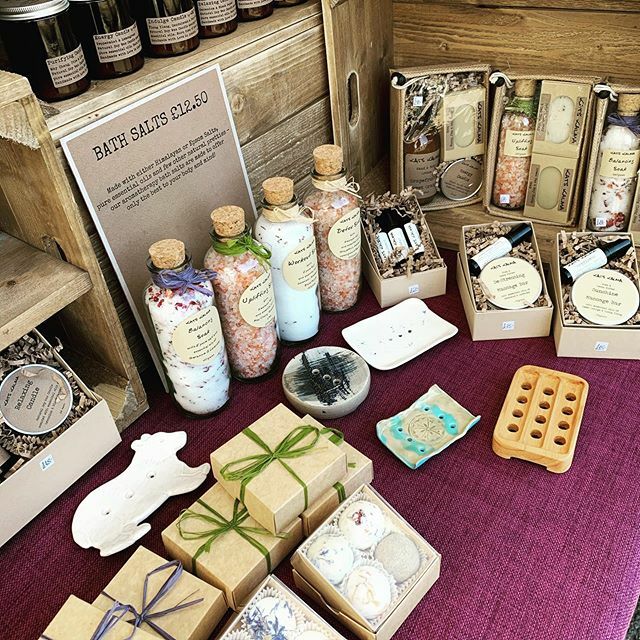 KatsKalma's tweet photo. All ready here at Kew Village Market! It’s a beautiful day today, the sky is blue and the sun is out and everything looks happy!
.
.
.
.
.
.
#kewvillagemarket #kewvillage #naturalskincare #handmadeskincare #shopsmall #handmadeinlondon #smallbusiness #cru… https://t.co/38XyrV11JJ https://t.co/SldEcCy3Vg