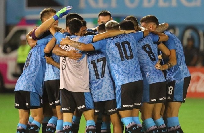 PiratasTuiteros's tweet photo. ¡BUEN DÍA PIRATAS! ☠

A disfrutar el domingo que ganó el más grande de Córdoba ❤. https://t.co/xpkvGlf8uS