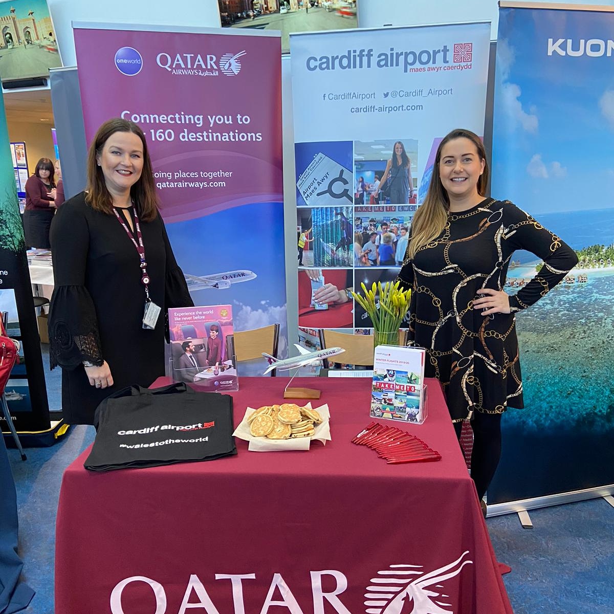 Jayne_IoDSW's tweet photo. Cristina &amp; I braved storm Jorge to arrive in Cornwall yesterday! All set up for the Newells holiday show in Truro! #qatarairways #goingplacestogether #walestotheworld 🏴󠁧󠁢󠁷󠁬󠁳󠁿🇶🇦✈🌏 https://t.co/uynuiCDwsn