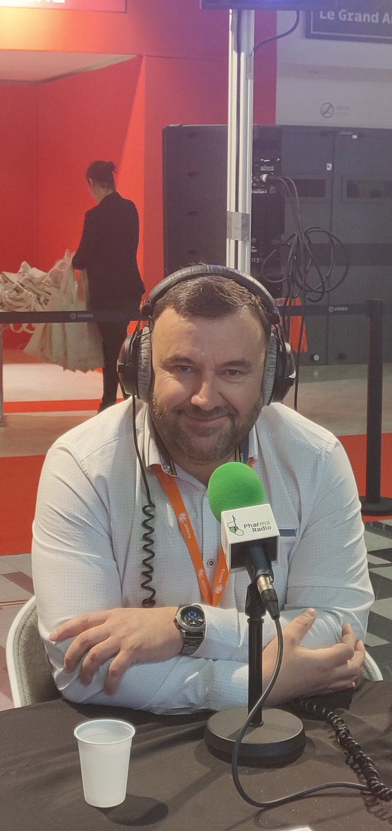 pharmaradio's tweet photo. 🚨LIVE/ avec Joseph Paris @jparis64120  Tandem Media
"la #digitalisation de l’officine passe par la communication à travers les écrans, les animations coin enfant et l’hologramme 3D qui permet de se différencier" https://t.co/n6wIhONfGF