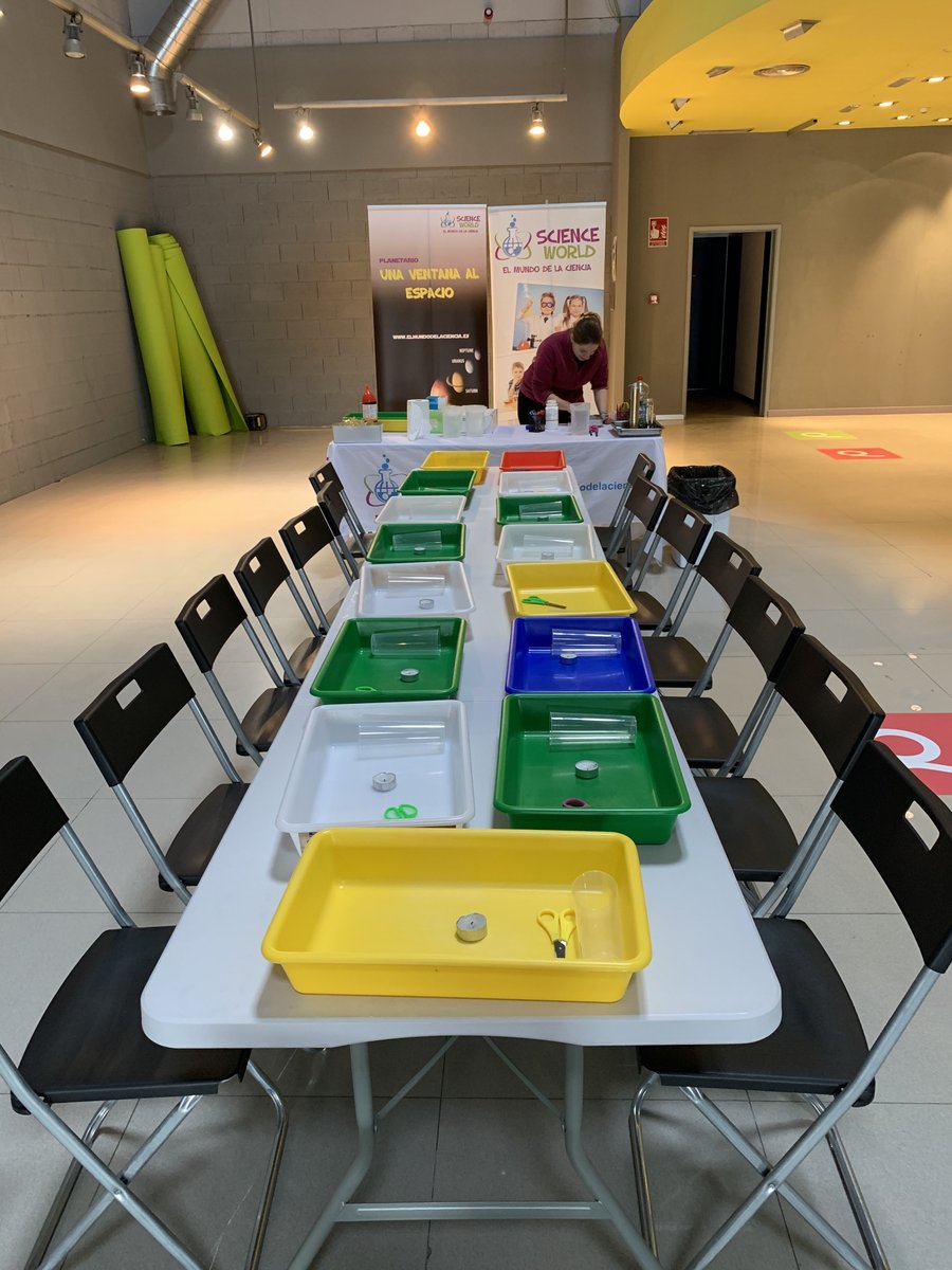 Todo preparado para el taller de 🔥🔥Ciencia Explosiva 💥💥 en el #espacioQ de @Quadernillos  ... y en marzo ¡muchos más talleres! ℹ️ e inscripciones en quadernillos.com #CienciaConDiversion