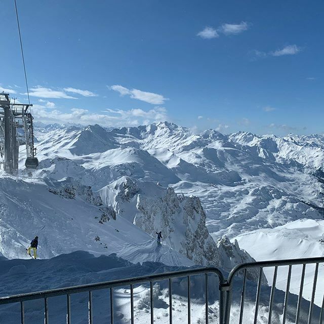 f1monacogp's tweet photo. Refill !!! #livingthelife #skiing #bluebirdday #powderday #skiingisbelieving https://t.co/VmGQ4mUsxU https://t.co/Mmjes4XBZv