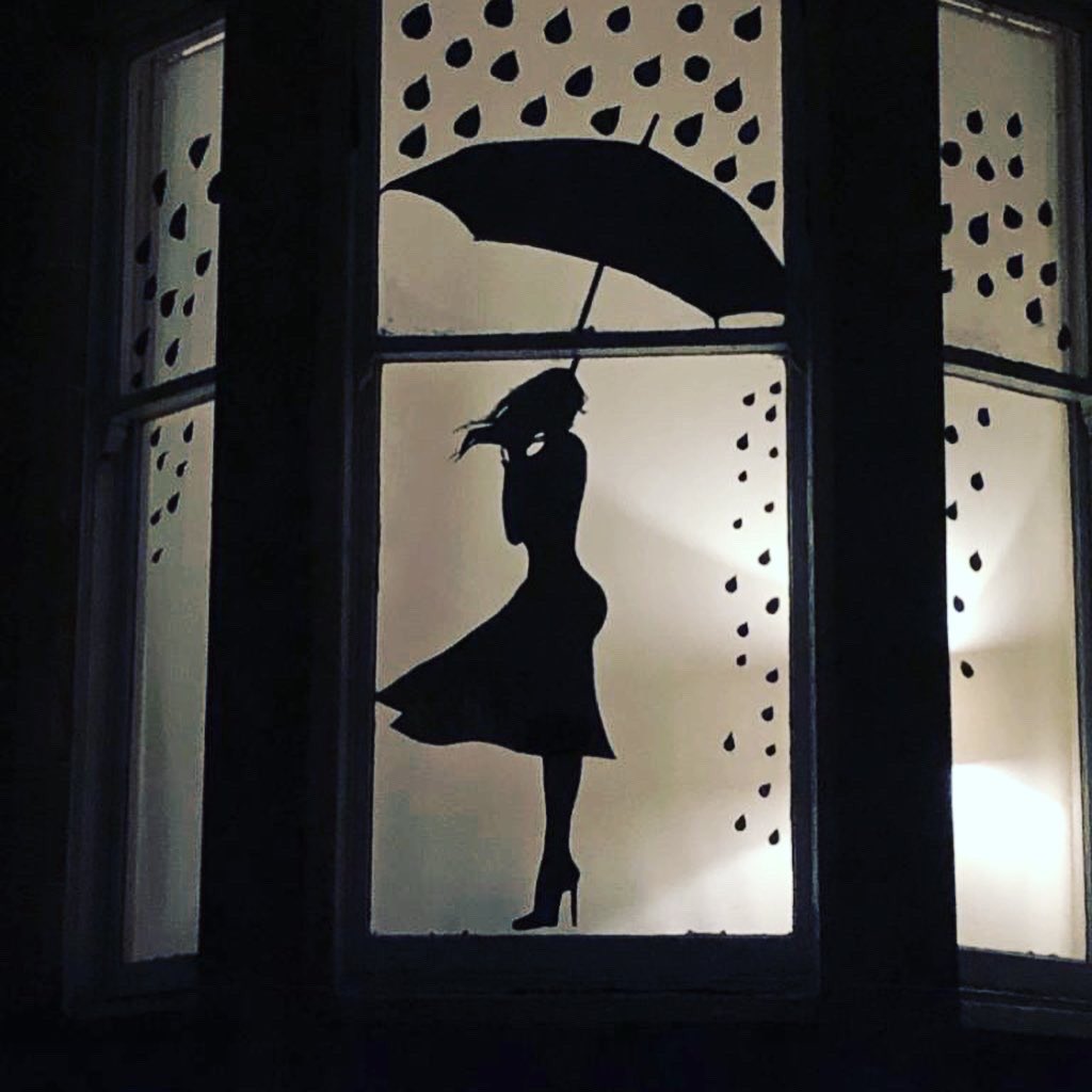 stvsharon's tweet photo. A few of my favourites from Strathbungo window wanderland. It brightened up a very cold &amp; wet night. Well done everyone #bungowindows #windowwanderland #glasgow https://t.co/3EA8ZB2GFa