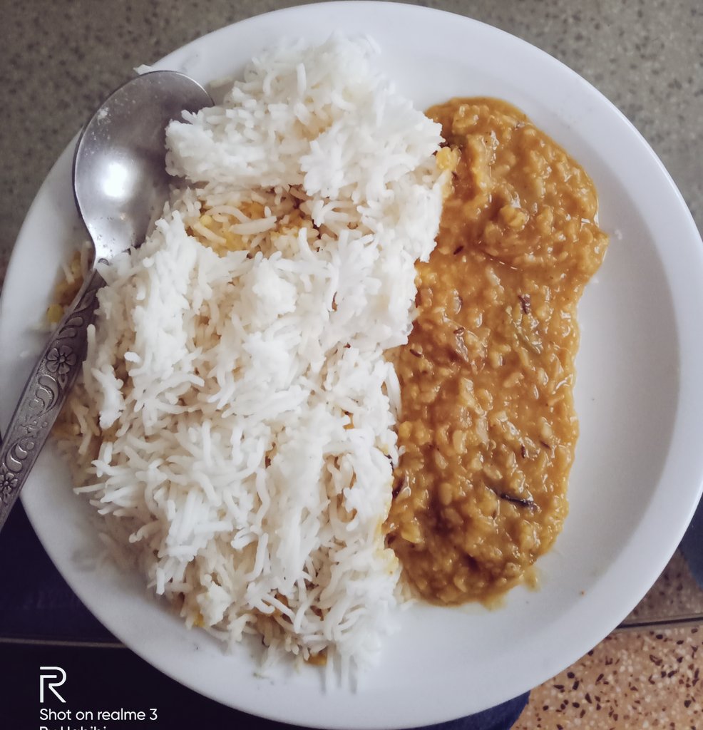 HMahdi16h's tweet photo. Sunday brunch!!
#sunday #brunch #sundaymood #desi #pakistanilife #daal_chawal https://t.co/XkfPGpARvV