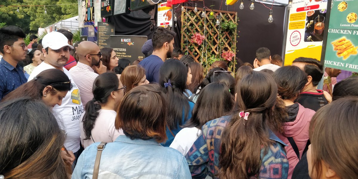 SanjayMittal72's tweet image. This guy at  THE LIL FLEA MARKET Delhi is rocking and here comes the turn for the lucky one @TheLilFlea #lilflea #NewDelhi @IndusFlavour
