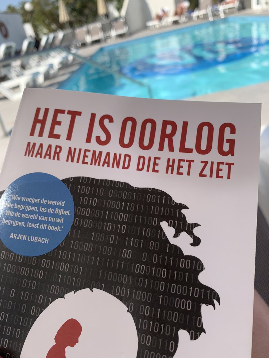 Amsterdam1012's tweet photo. Niet aan het zwembad hier... heerlijk boek op zondag #aivd #diginotar #CyberSecurity #eenlulligkabeltje https://t.co/4ZnoHuJ5U4