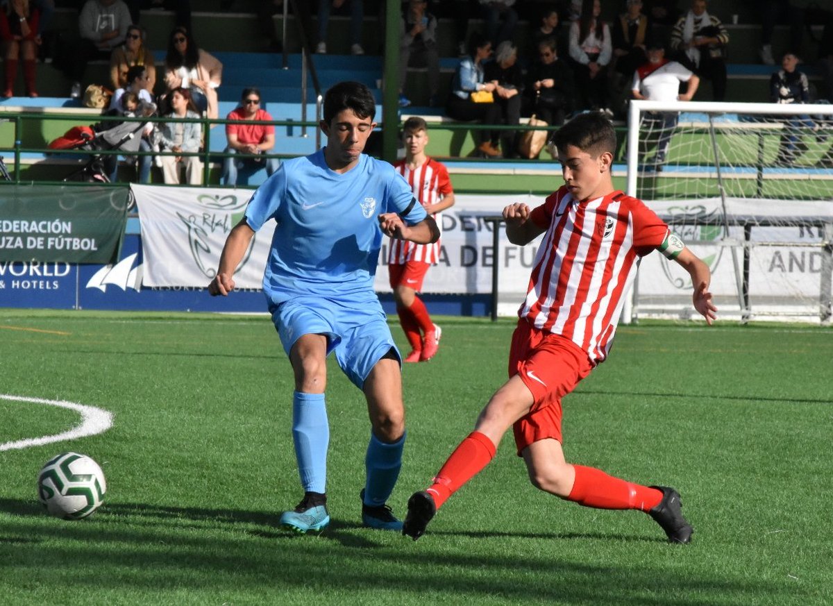 RFAF's tweet photo. FINAL DEL PARTIDO
Final INFANTIL
#AndaluzInfantilCadete

@RFAF_Almeria 1
@RFAFSevilla 1
(Ganador Sevilla en penaltis)

La Selección de Sevilla, CAMPEONA DE ANDALUCÍA INFANTIL https://t.co/12j73FAxka