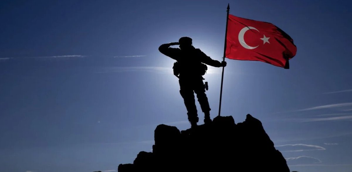 Çelik filler en önde, demir atlar dizilsin,
Türkün şanlı bayrağı gök kubbeye dikilsin.🇹🇷
#BaharKalkanı