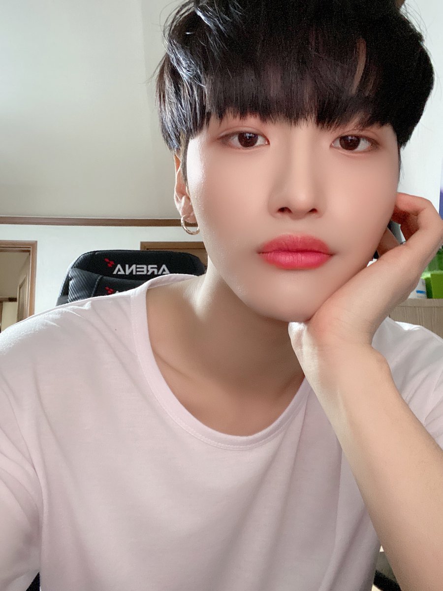 ATEEZofficial's tweet photo. [#성화] 3월도 에이티니와 함께
많이 많이 보고싶어요❤️
#ATEEZ #에이티즈 https://t.co/sJWIP1CjOs