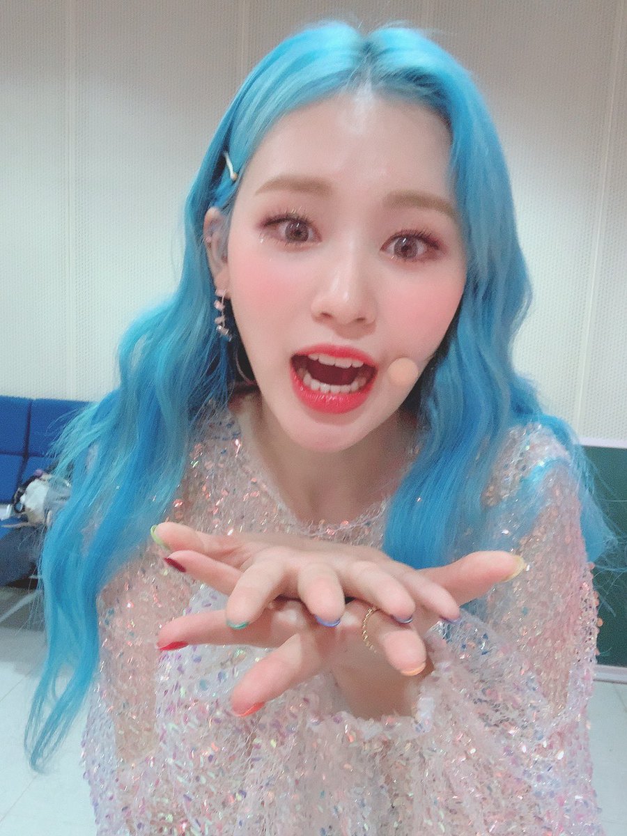 WekiMeki's tweet photo. 대즐대즐대즐 뭬??
혹시 챌린지 성공한 키링 있나요??ㅋ⫬ㅋ⫬ㅋ🤪
#그냥춤츨때 #중심잡기도 #어려움 #오늘도 #중심잃음 #🦊 https://t.co/nrQQbwE0ZR