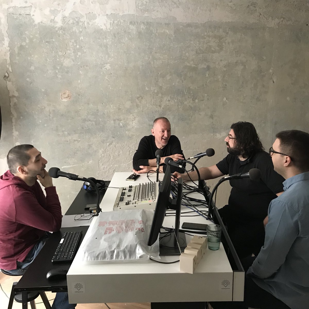 Novi stan. Ljuban i Radomir u gostima