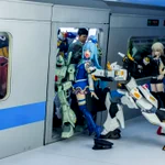 ガンダムをネタにした満員電車のジオラマが面白い!