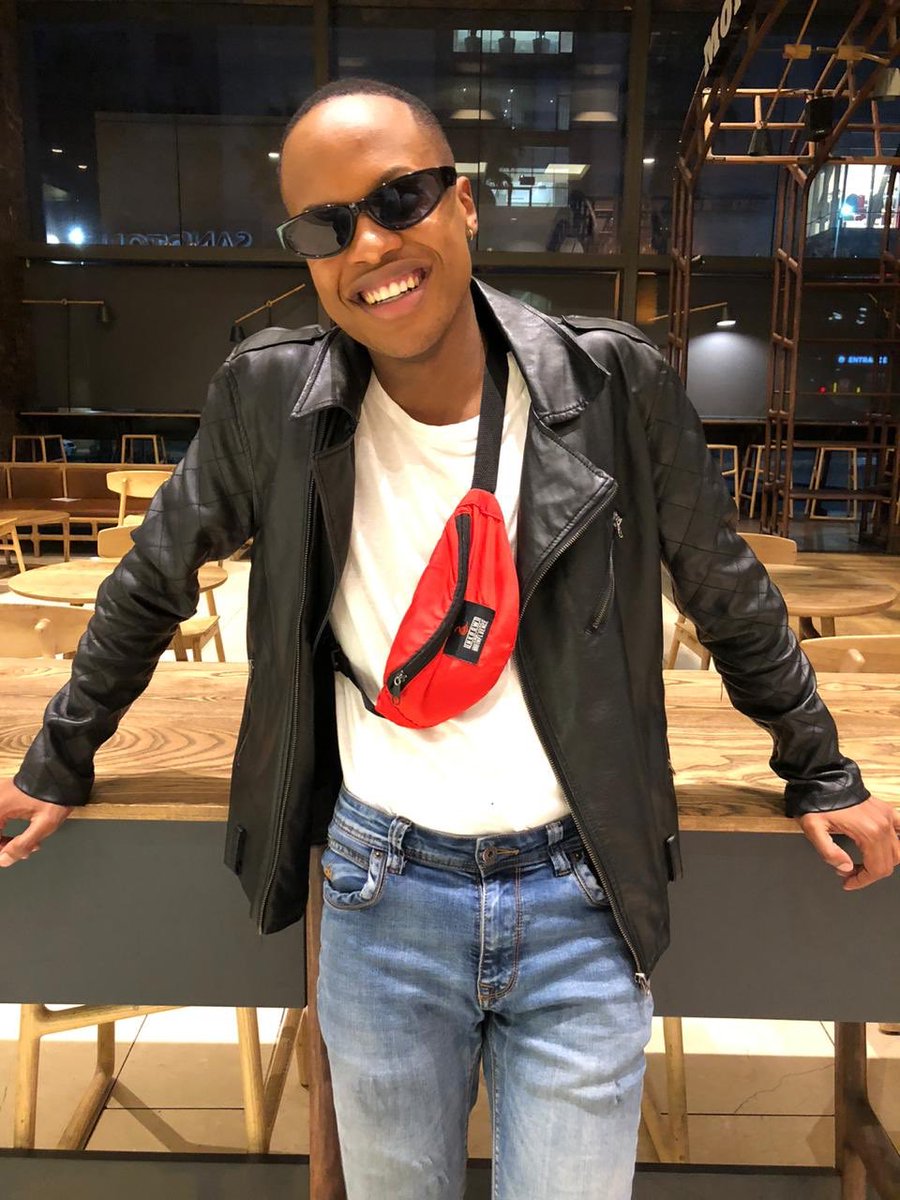 sellomosime's tweet photo. last night 🔪 https://t.co/Z5EZQvGuqT
