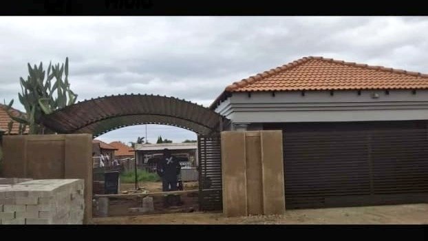 Trmconstruct1's tweet photo. Car port installation is also available

Contact Thato on 0678501685 https://t.co/utDBGIbrQz