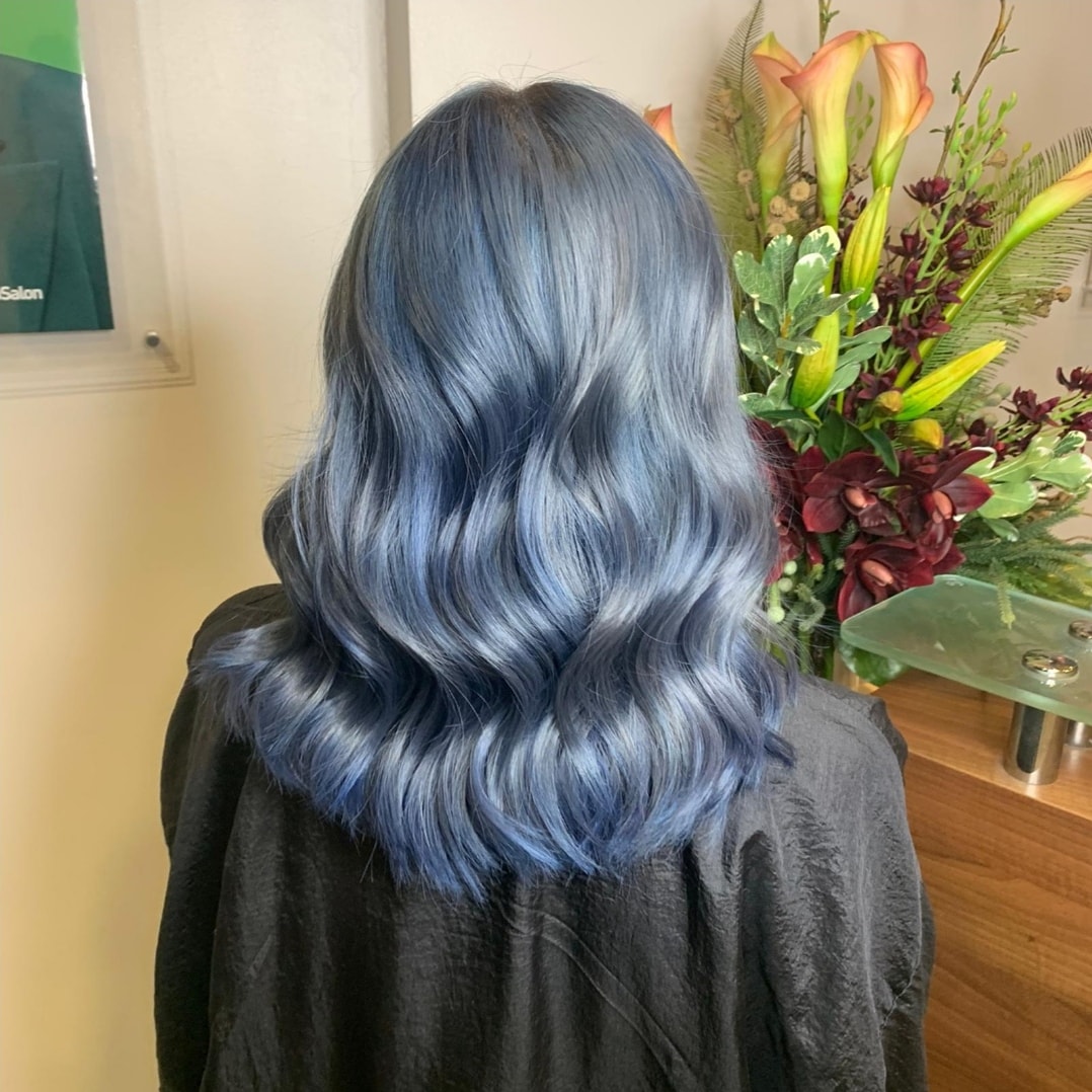 Another client embracing the Pantone Colour of the Year! We love a good Classic Blue! The perfect vibrant look to make you stand out!⁣
⁣
#proplex #proplextechnology #pantone2020 #pantonecolouroftheyear #classicblue #bluehair #colouredhair #vibranthair #trendinghair
⁣