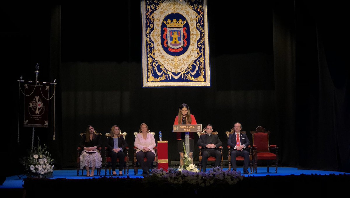 Carmen Muñoz Andrade comienza el Pregón Oficial de Semana Santa. Su verbo anunciará la cuenta atrás para la llegada de nuestra Semana Mayor.