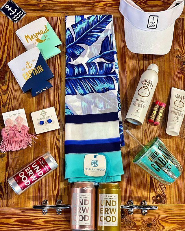 boatersrepublic's tweet image. Let spring begin! Make sure your ready for the best weather of the year.  #boatersrepublic #toririchard #mermaid #captain #sunbum #reefsafe #underwoodwine #wheresmycabanaboy #stpete instagram.com/p/B9MZfyJpFgz/