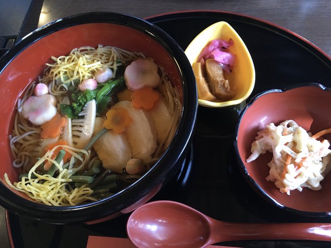 白石弾丸スタンプラリーから帰宅、今回は駅周辺だけ周りましたが前回混んでて入れなかった光庵さんでうーめんも食えたし白石美味し楽しかたですわ 