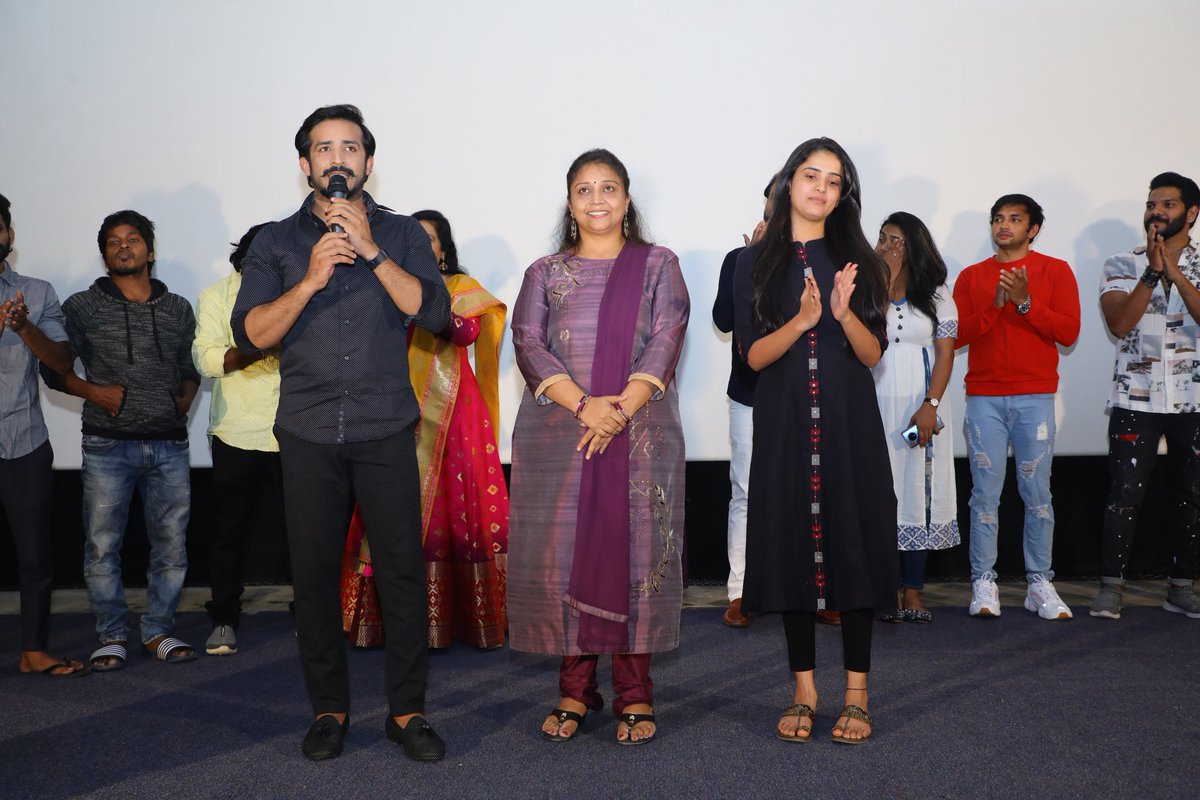 PROSaiSatish's tweet photo. @anchorravi_offl and #TanujaGowda starrer #Samayame song special screening pics are here. Presented by @bluerabbitent the event was organised by #HyderabadModels. Music by #SatyaSagar and produced by #NirupaPatel. @ActorKartikeya and singer @mrnoelsean too graced the occasion https://t.co/YGPRtfOfPZ