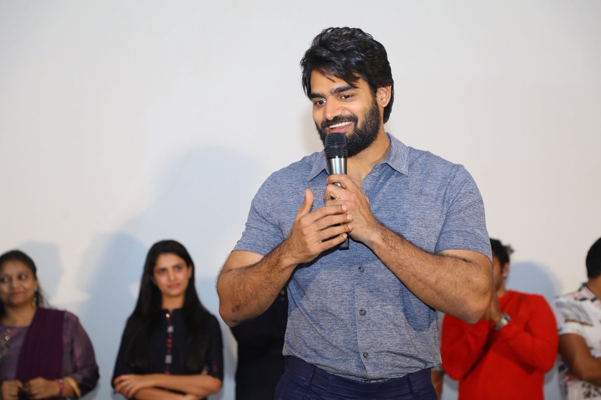 KarolyMedia's tweet photo. @anchorravi_offl and #TanujaGowda starrer #Samayame song special screening pics are here. Presented by @bluerabbitent  Music by #SatyaSagar and produced by #NirupaPatel. @ActorKartikeya and singer @mrnoelsean too graced the occasion
Media PR by  @KarolyMedia https://t.co/J4dbsscGNH