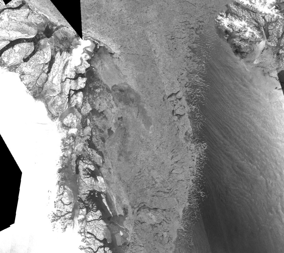 kryosat's tweet photo. #Sentinel1 captures #Arctic cold-air outbreak weaving a #filigree ice margin in Fram Strait, between #Greenland (left) and #Svalbard archipelago (upper right) - images courtesy #Copernicus and #nullschool https://t.co/ryH9YOP5Yj