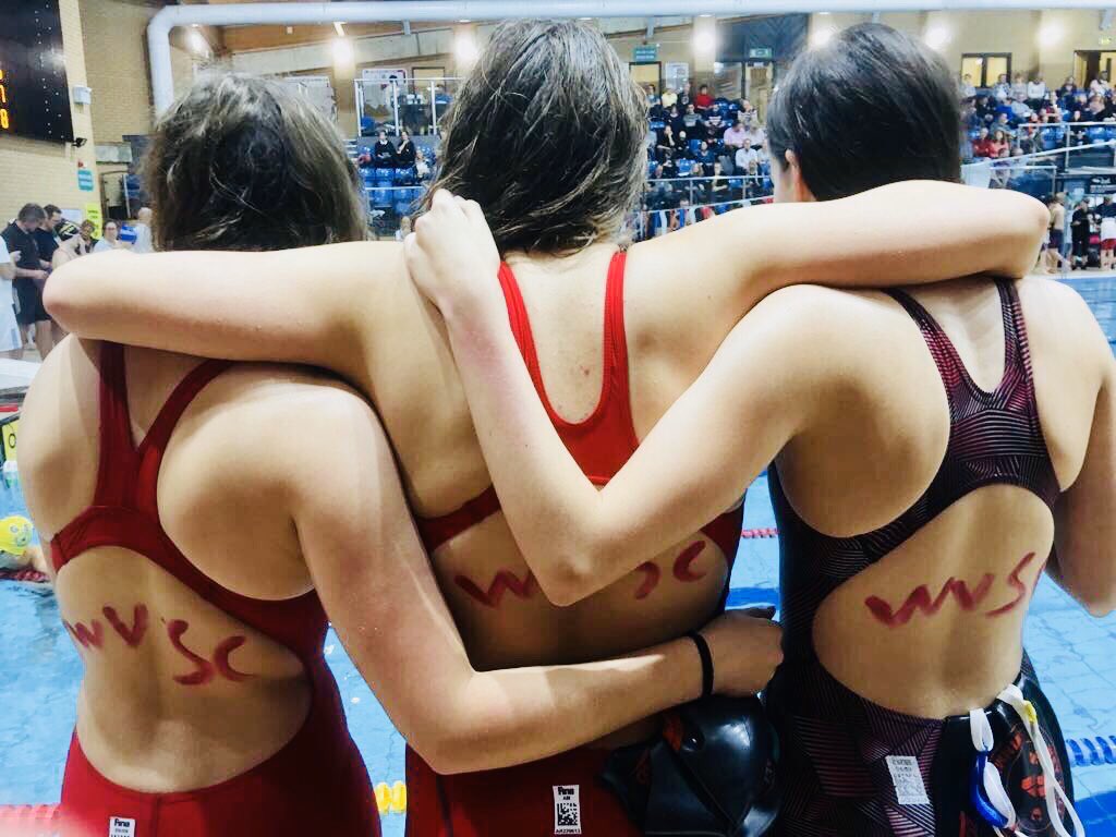 helgamepham's tweet photo. 2020 vs 2018! New generation, same amazing team spirit! #itsallabouttheteam @WeyValleySwim #swimmingfriends https://t.co/nDqk0WmKl3