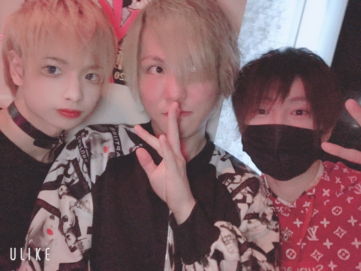 Yama33601's tweet photo. イノベーション今日もオープンしました^_^

沢山のご来店お待ちしてます^_^

#ACQUA #歌舞伎町　#ホスト　#イノベーション https://t.co/reXBwZTrWN