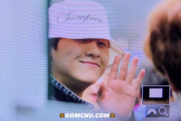 OnlyuCnu's tweet photo. 170301 Incheon ๐ซ๐ฌ NAIA Terminal
#B1A4 #CNU #์ ์ฐ #OneKCon https://t.co/NsqvLOGeOT