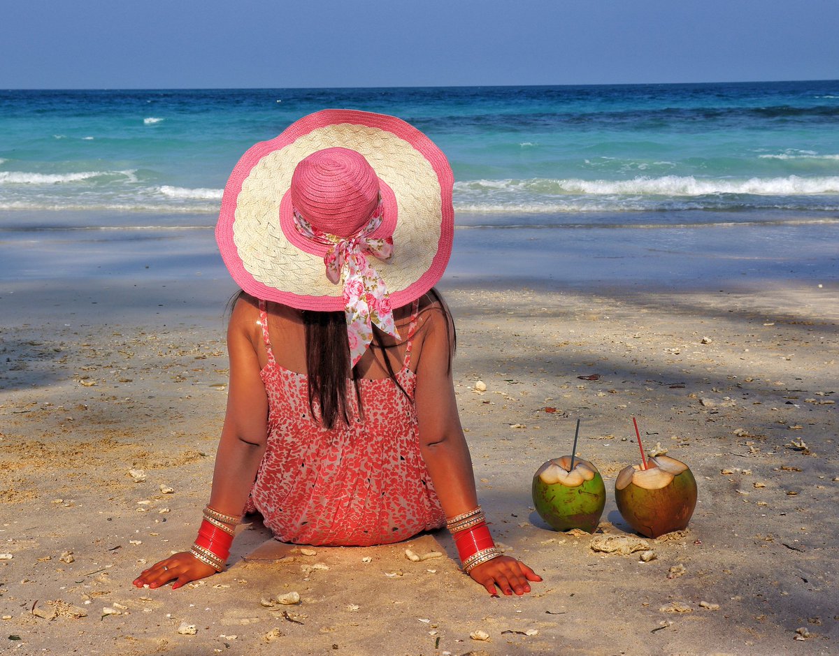 delhigrapher's tweet photo. Beachside and Coconut Water. A tale of true bond.
#Andaman #beachcalling #beachside #bloggerstribe #andamandiaries #beachvibes #holiday #vacationmode #travellingindia #delhigrapher https://t.co/W2gOidfXlh