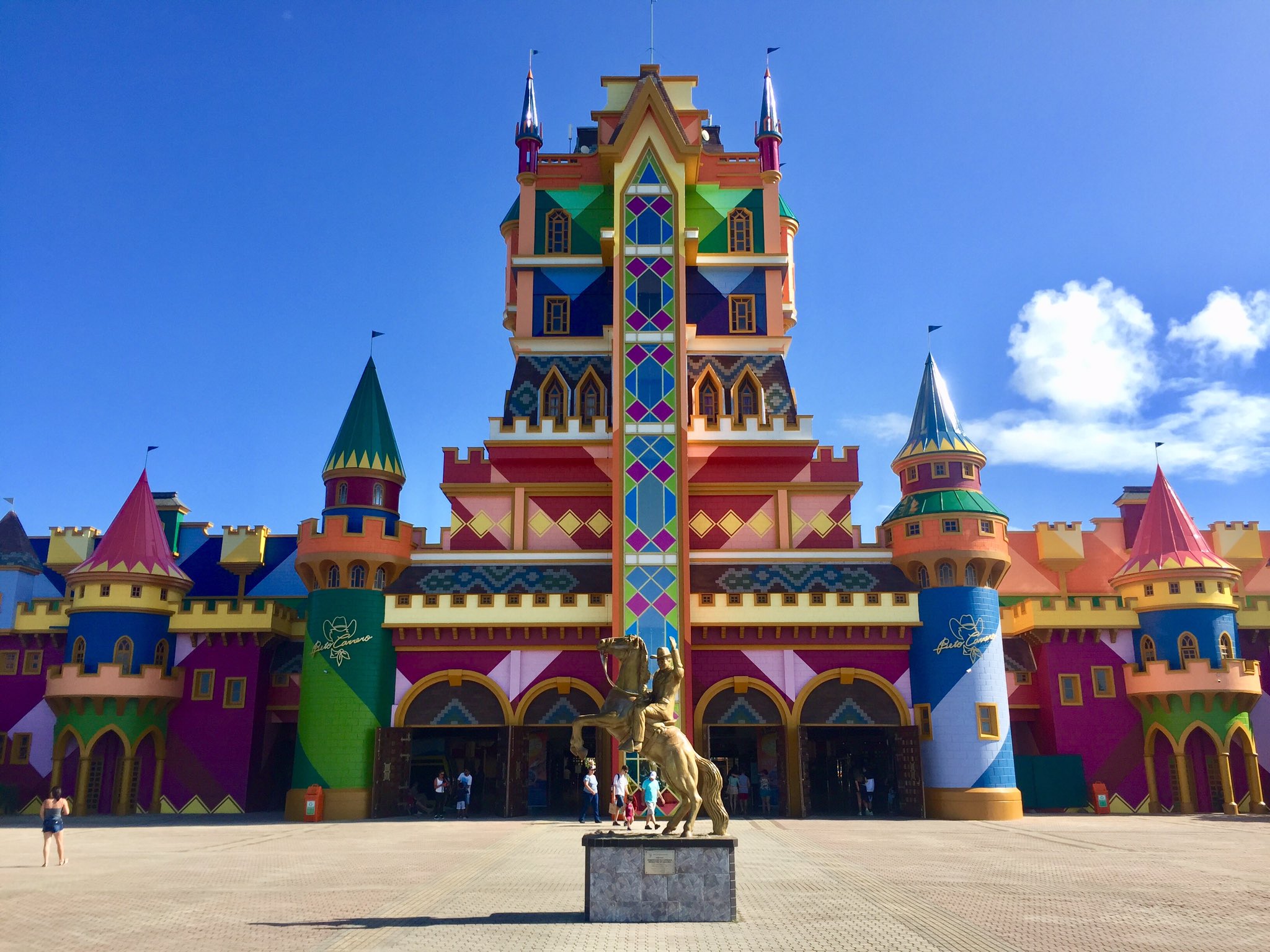 Conheça a big tower do Beto Carrero #betocarreroworld