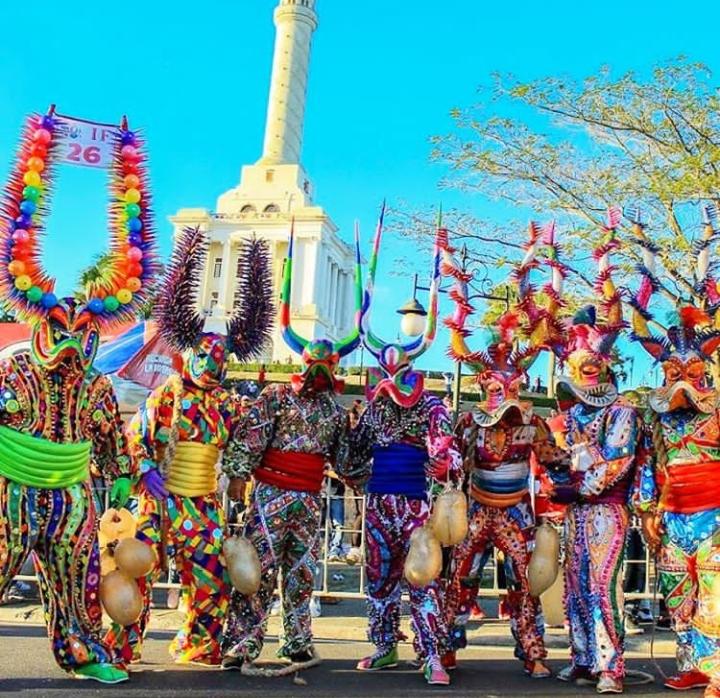 miguelina2305's tweet photo. A disfrutar de uno de los carnavales más hermoso del Cibao , el de Santiago. #TesorosdeSantiago2020
#PasionPorRD #turismointernoenrd #rdlotienetodo 
#MiturenCarnavales https://t.co/VP4V4OaOHj