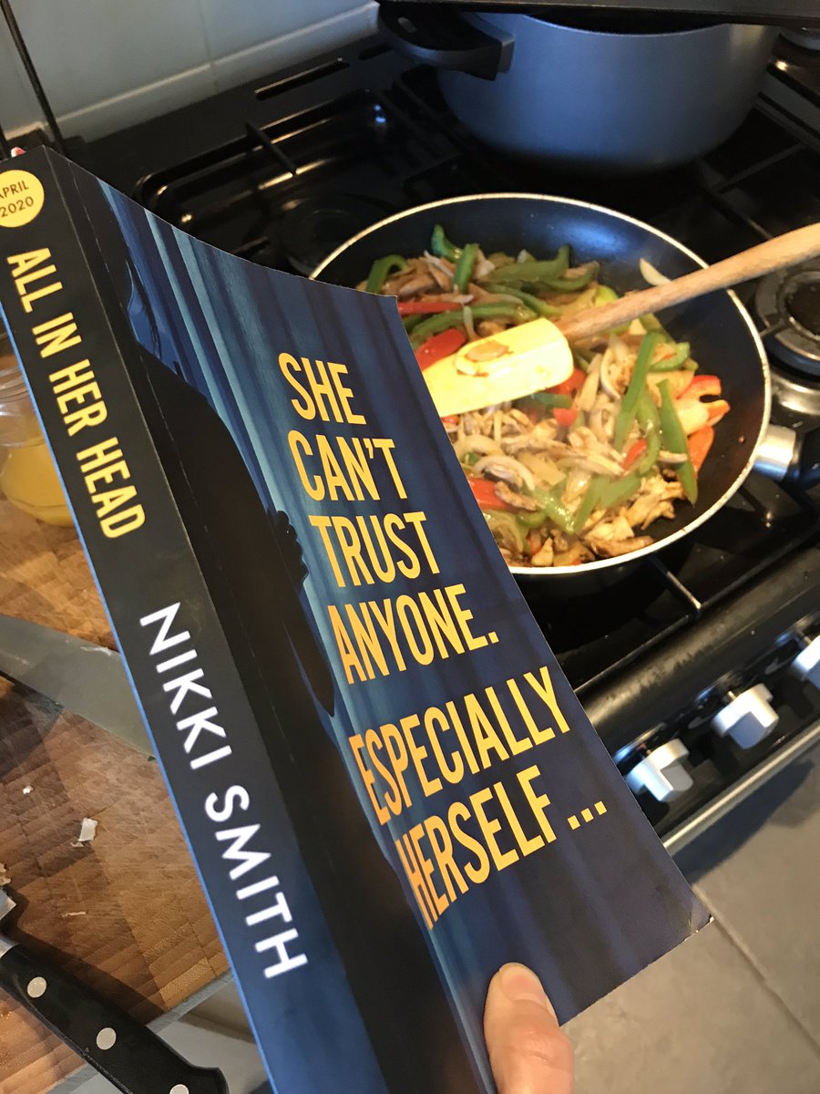 Half way through this tense little thriller by fellow author @Mrssmithmunday 
Whilst cooking fajitas for Sunday lunch 

#PsychologicalThriller #chickenfajitas #SundayFunday