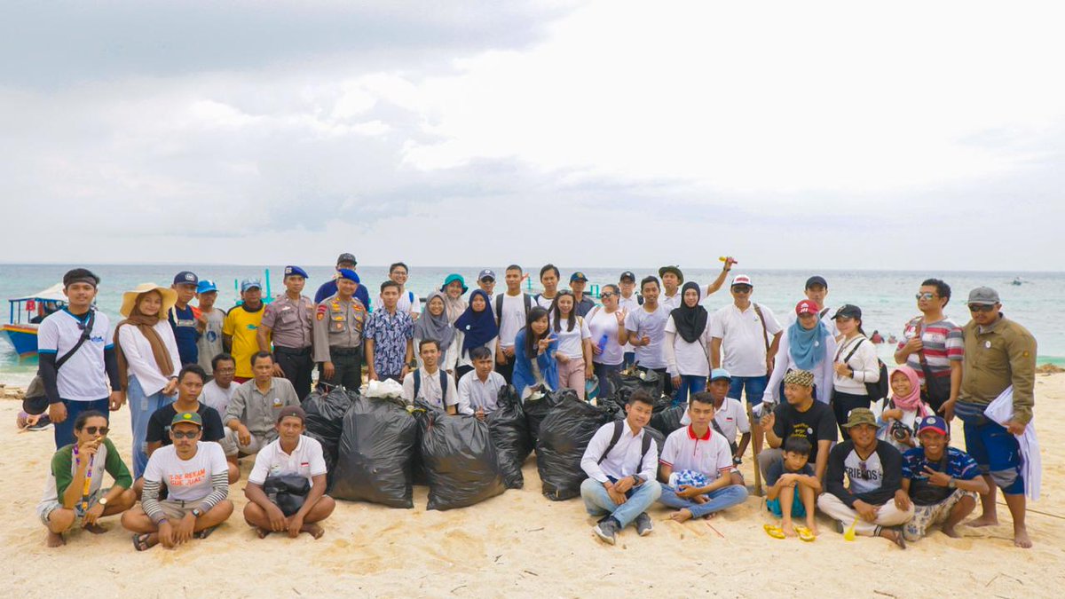 InformasiBWI's tweet photo. Tabuhan Bersih, Aksi Nyata Bersama. Enek fotomu gak slurrr.???? #banyuwangi https://t.co/COPC7dmi3i