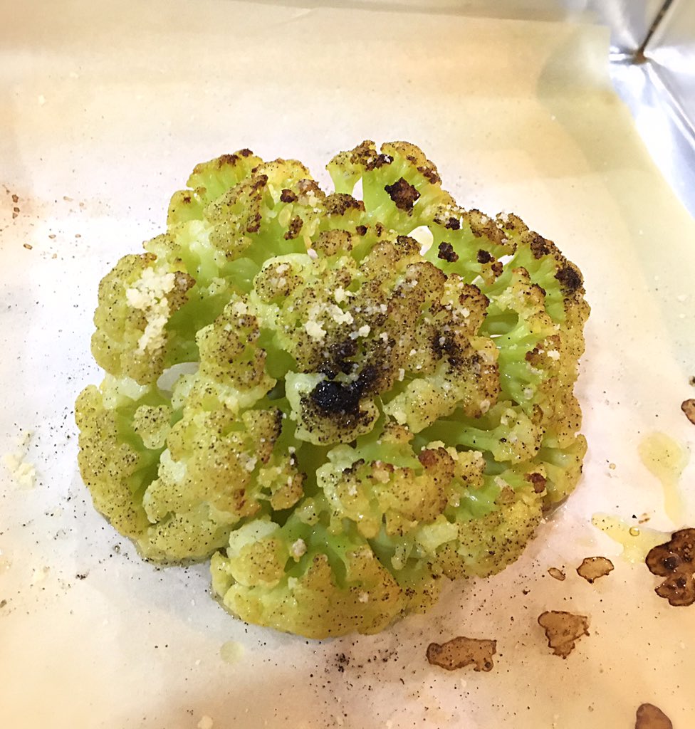 ArtofYorugami's tweet image. Made some whole toasted cauliflower with some parmesan cheese, olive oil and pepper. 
🤔 Next time I should set the oven temp higher to have a more even browning on top. 
#foodie #foodexperiments