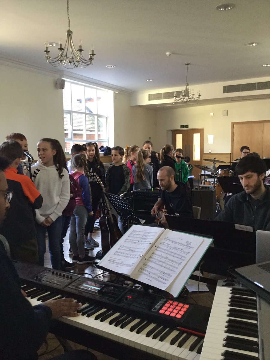 AlleynCourtPerf's tweet photo. 2 days to go until our first performance of School of Rock @TowngateTheatre 🎸🎭
Our cast are working hard and enjoying band call this morning 🤟🏻#stickittotheman #rockrules https://t.co/wssaIp4lbw
