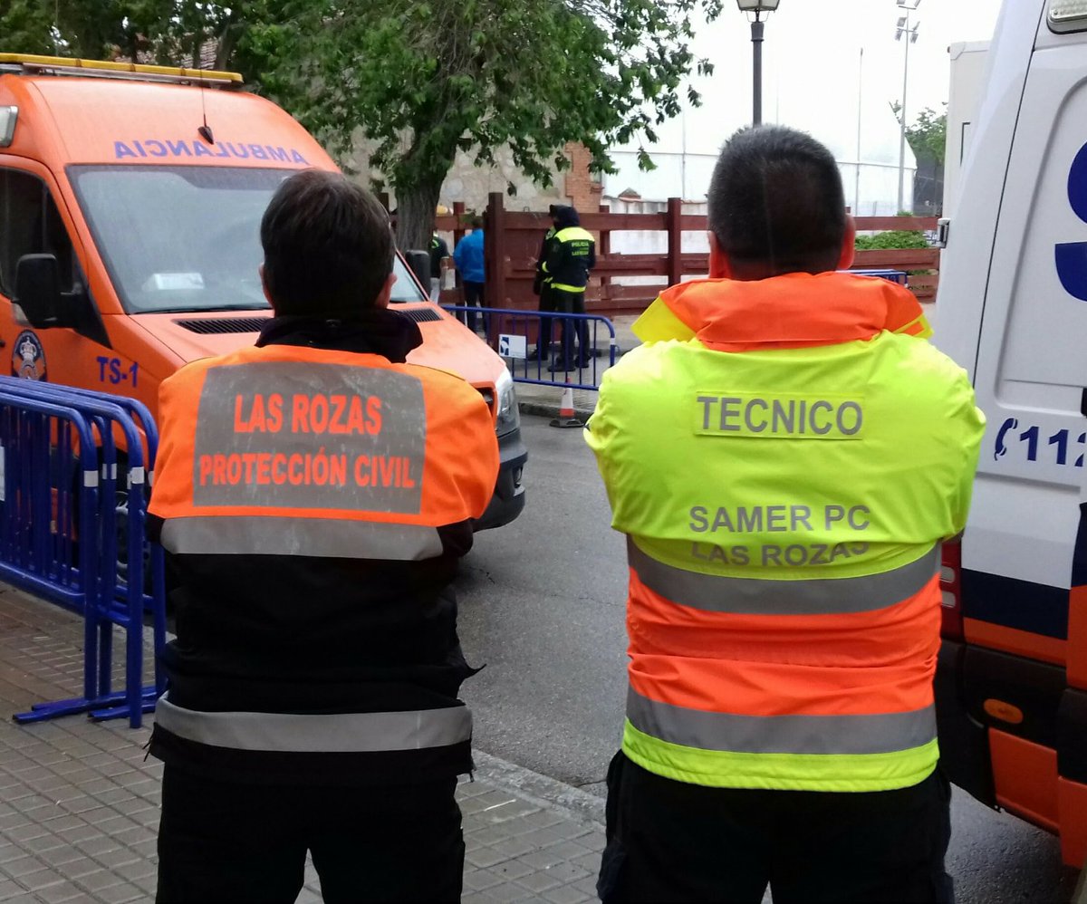 SAMERpclasrozas's tweet photo. Hoy, 1 de Marzo, es el #DiaInternacionaldeProteccionCivil
Nuestras felicitaciones a todos los voluntarios de @LasRozasPCivil y a todos los que hacen y hacemos #ProteccionCivil. https://t.co/OTqVUtVoO1
