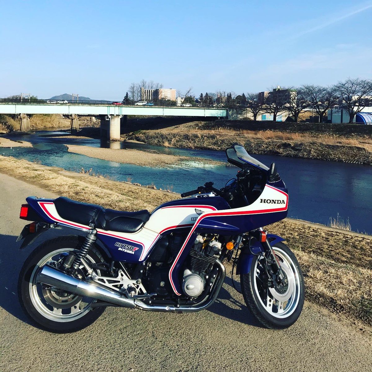 Cb750fインテグラ