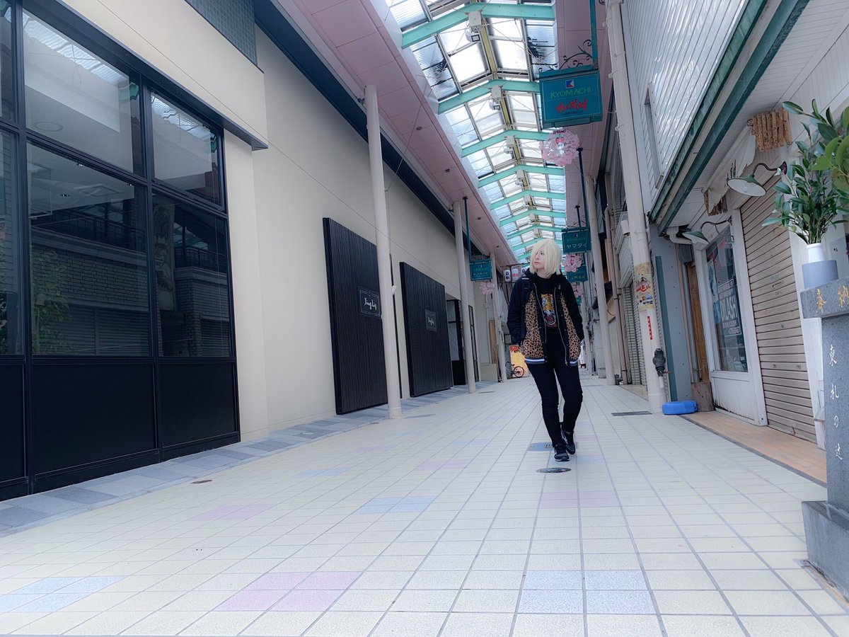 szk313's tweet photo. 【コス/ユーリ!!!】
帰省。
ユーリ・プリセツキー @szk313
Photo by @g_yoz_a
#HappybirthdayYurio https://t.co/9Ld7PWfLfs