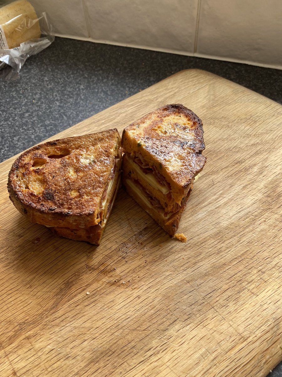 Brownypne's tweet photo. @jamesmartinchef you weeent wrong fella... greatest sarny I’ve ever eaten... #mousecheese https://t.co/yE1X6EvlKX