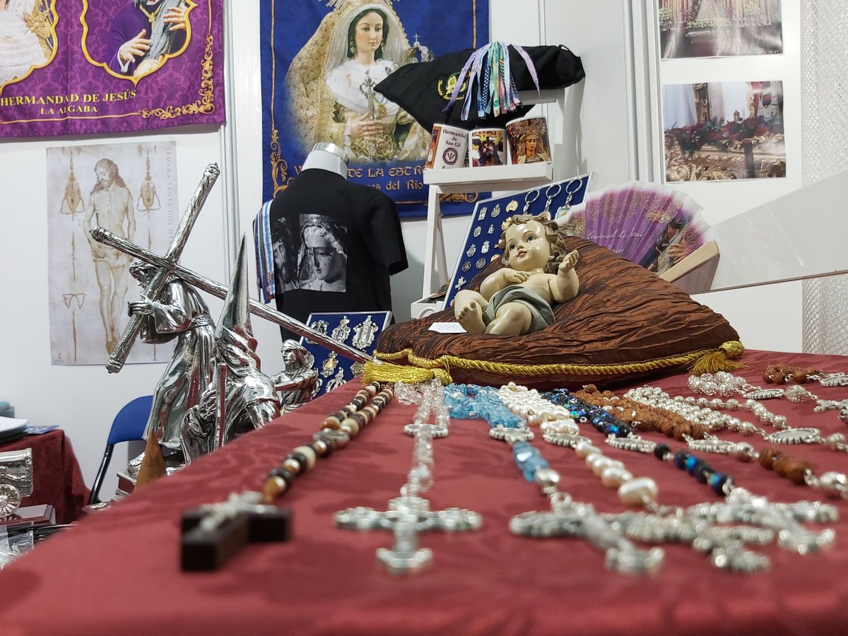 ArenalFeria's tweet photo. Stand de @SantaRosaAR en la Muestra Cofrade Mercado El Arenal https://t.co/WRAeLl1o8P