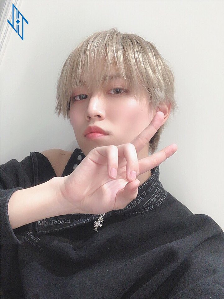 exo0324shr's tweet photo. @na23hoo @EXO___NO4 ほんまに近いうちに開催しよう❤️❤️
喋るだけでも楽しいし❤️❤️
明日、6時半ごろから目覚まし出るらしいから見てみて😂 https://t.co/KwUC5AIyHd