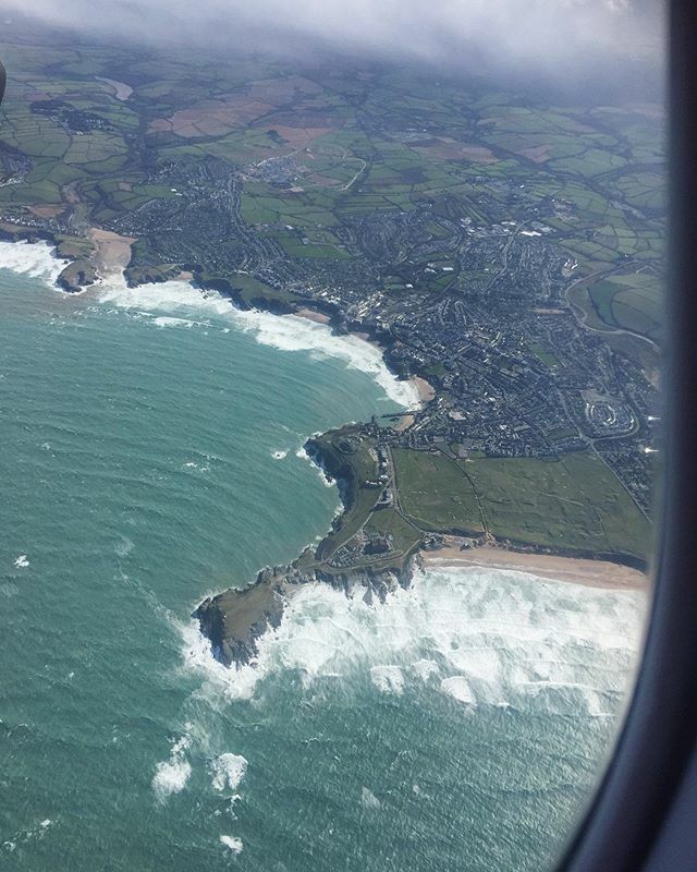 Beautiful photo of Fistral Beach and Golf Course taken from the skies ❤️ 📸 credit John Davey ift.tt/2VyEFC9