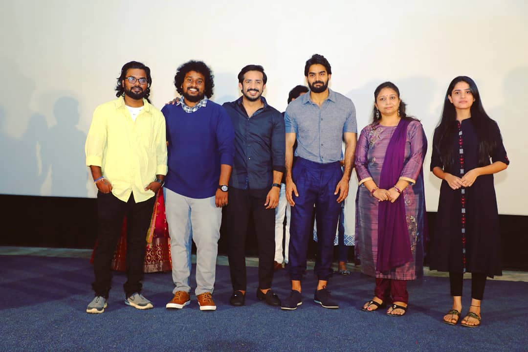 kra_n_thi's tweet photo. @anchorravi_offl and #TanujaGowda starrer #Samayame song special screening pics are here. Presented by @bluerabbitent  Music by #SatyaSagar and produced by #NirupaPatel. @ActorKartikeya and singer @mrnoelsean too graced the occasion
Media PR by  @KarolyMedia https://t.co/74bnoLktdg