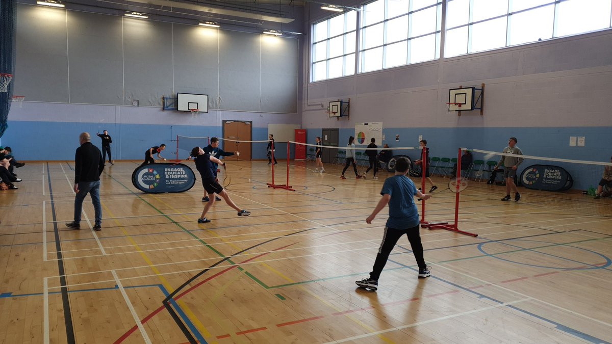 ActiveClacks's tweet photo. All set for the U16 open badminton competition at @LornshillPE ! Players have arrived and are starting to warm up. 

#badminton #activeclacks https://t.co/04bZ8vZAOc