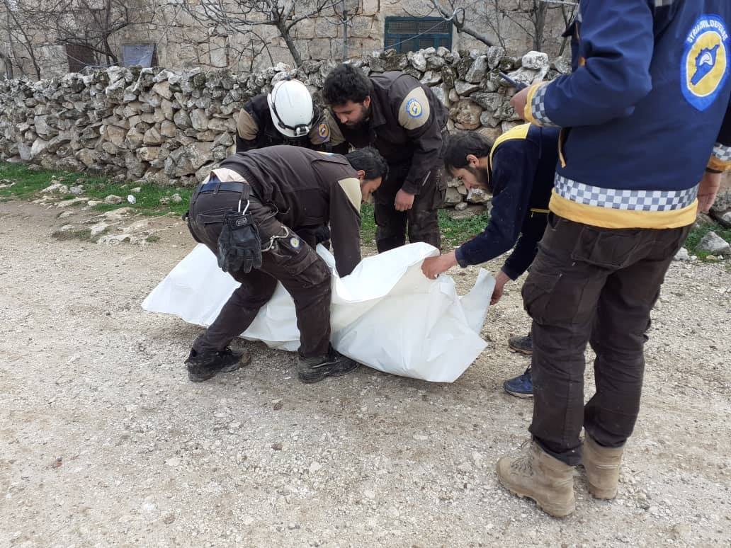 Tania_Tania_C's tweet photo. Four civilians, including a child, were killed and others wounded due to an air strike by two air raids targeting their house in the village of Kafrtain, near Darat Azza in the western countryside of #Aleppo
#WhiteHelmets

#Dar_Ta_izzah
#دارة_عزة
#دارةعزة
#AleppoUnderFire
#Syria https://t.co/MrAr0MNTxW