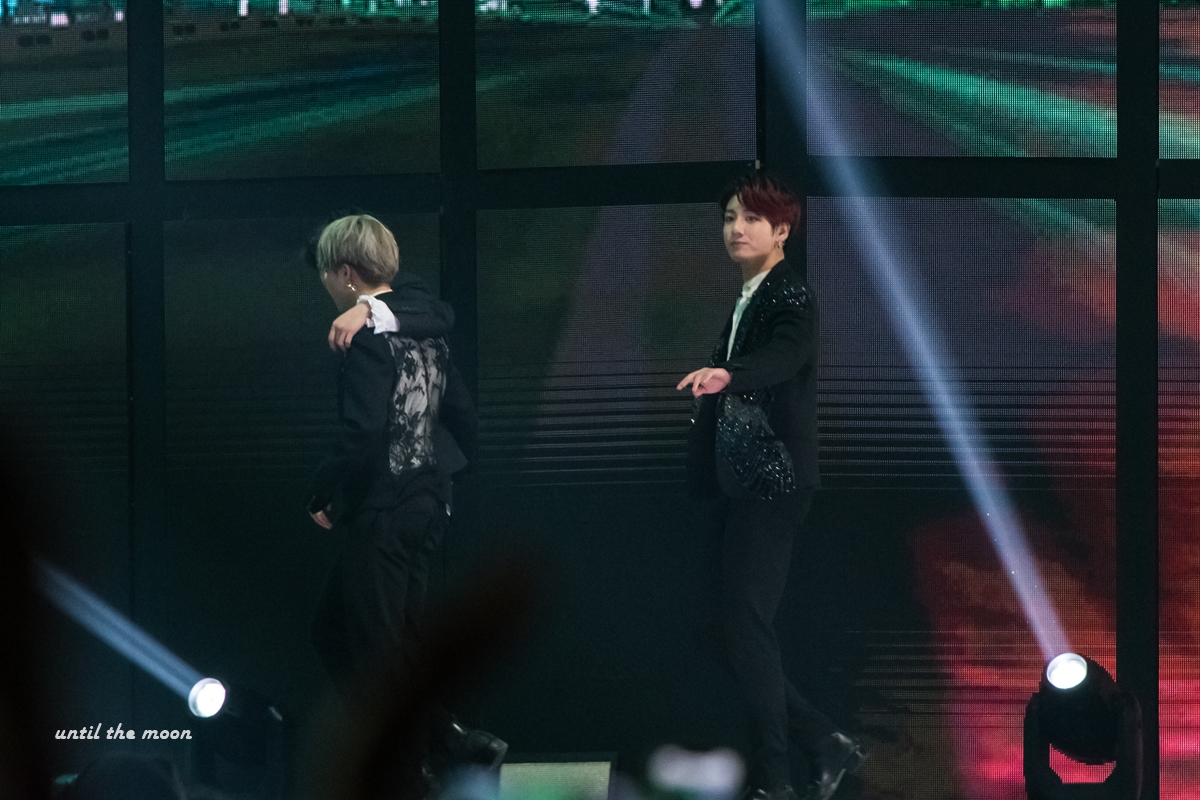 untilthemoon_km's tweet photo. 191130 MMA

#방탄소년단 #BTS 
#정국 #JUNGKOOK #JK
#지민 #JIMIN #JM
#국민 #kookmin 
@BTS_twt https://t.co/iMbODnhisY