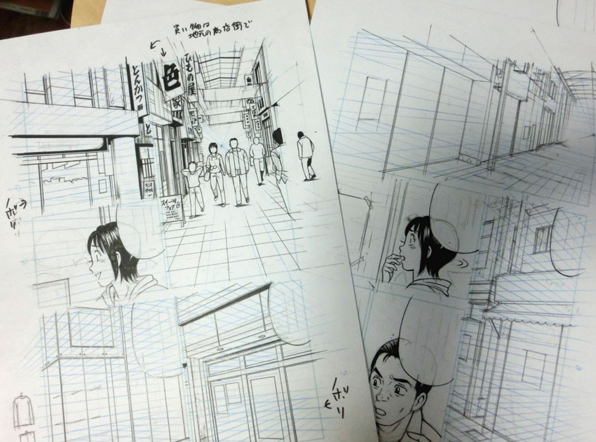 商店街のシーンはパースだらけです。
だいたい2点透視になっています。
このパースに合わせて、別に作った看板ロゴなどをフォトショプで貼りこんでいきます。 
